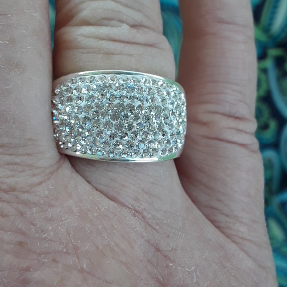Crystal-ogy Jewelry - NWT Crystal-ogy Silver and Clear Crystal Ring